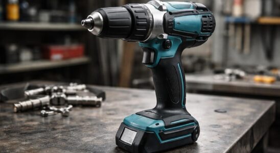 découvrez notre analyse complète de la makita dhp 482 z, une perceuse à percussion robuste alliant puissance et durabilité pour tous vos travaux de bricolage.