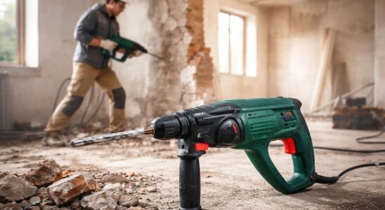 découvrez le test complet du perforateur bosch pbh 2100 sre, l'outil indispensable pour faciliter vos travaux de rénovation grâce à sa puissance et sa polyvalence.