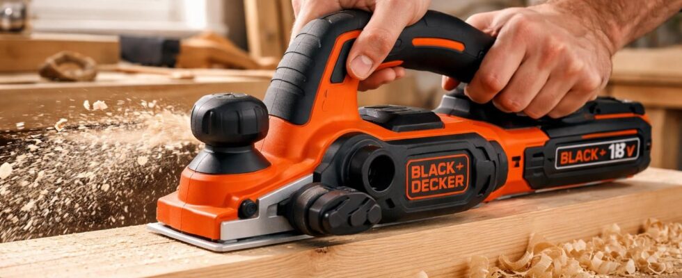 découvrez le rabot sans fil black & decker, l'outil idéal pour des finitions bois précises et sans contrainte. profitez de la liberté totale dans vos travaux de menuiserie avec une performance optimale et une grande maniabilité.