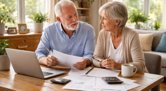 découvrez comment le crédit immobilier peut être adapté aux besoins des séniors pour faciliter l'achat ou la rénovation de leur logement en toute sérénité.