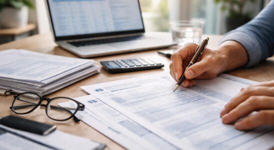découvrez comment déclarer votre bien en indivision aux taxes et impôts, avec des conseils pratiques pour optimiser votre gestion fiscale.