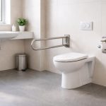 découvrez les normes pmr concernant la hauteur des wc pour personnes handicapées afin d'assurer accessibilité et confort conformes aux réglementations en vigueur.