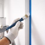 découvrez nos astuces simples et efficaces pour peindre un mur avec des angles parfaitement nets et soignés. apprenez les techniques pour un rendu professionnel.